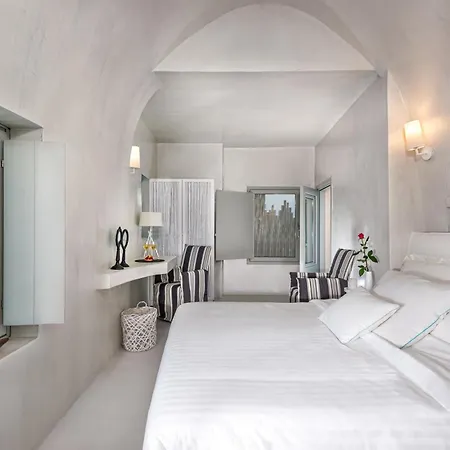 Mythical Blue Luxury (adults Only) Hotel Firá
