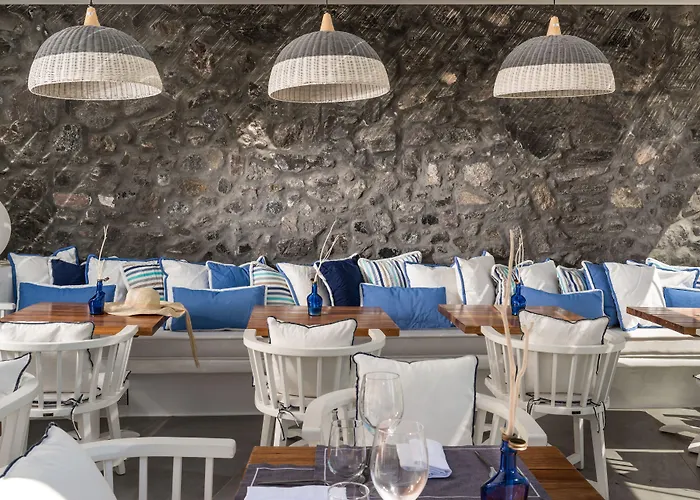 Mythical Blue Luxury (adults Only) Hotel Firá