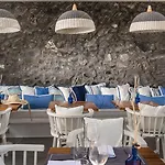 Mythical Blue Luxury (adults Only) Hotel Firá